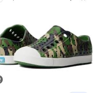 native jefferson camo print rio/shell white/stone camo 11 NIB